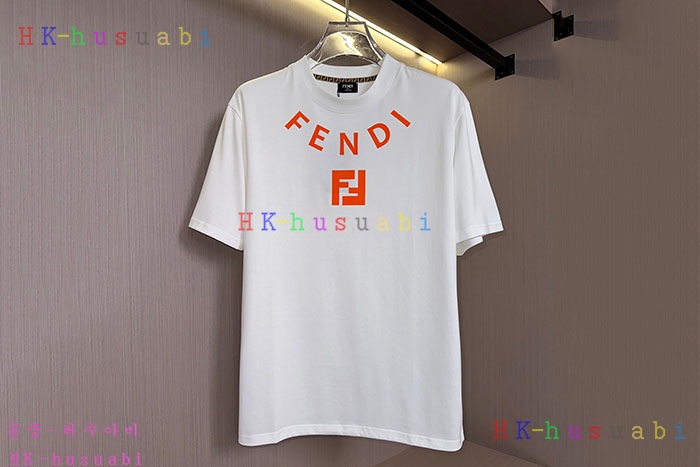 NEW 펜디 반팔티 신상 FD 559401