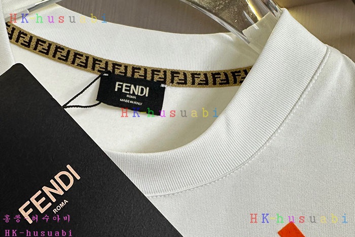 NEW 펜디 반팔티 신상 FD 559401