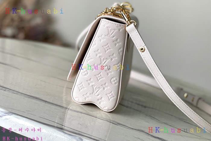 ★미러급★루이비통 트위스트 MM 슬림 쿼츠 M14341