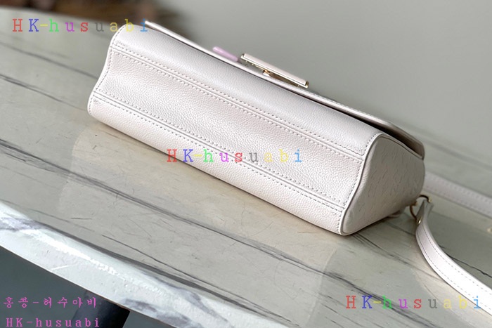 ★미러급★루이비통 트위스트 MM 슬림 쿼츠 M14341