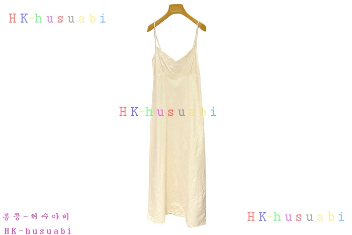 NEW 미우미우 원피스 신상  M 5558250