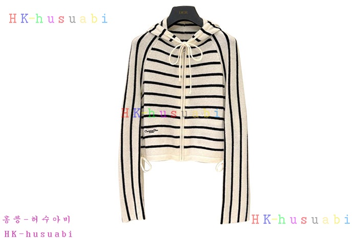 NEW 미우미우 상의 신상  M 5558242