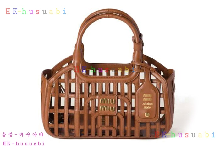 ★미러급★미우미우 가죽 바스켓 5BA294